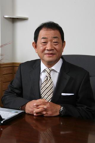 ２、くらコーポレーション・田中社長.png