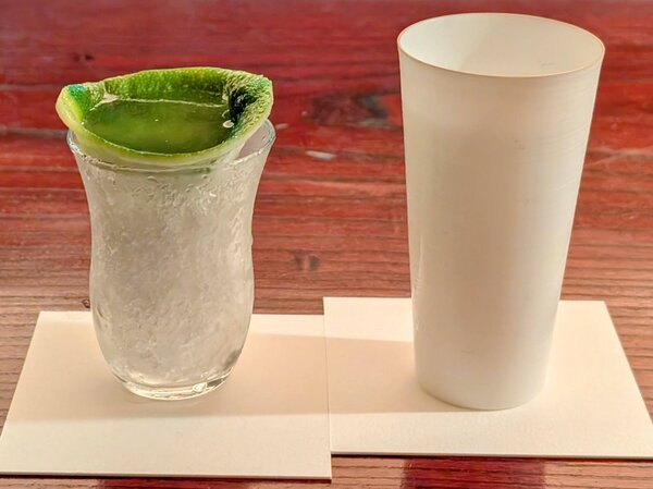 カアラのジントニック トビラ.jpg