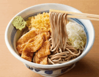 宅配寿司「銀のさら」が外食に進出、そばブランドで東海に4店舗展開